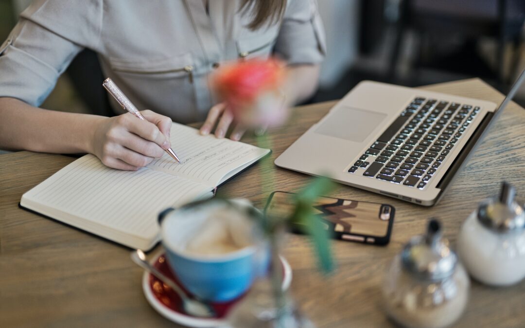 Scrivere per sé stessi: Come Usare la Scrittura come Mezzo di Riflessione e Crescita Personale